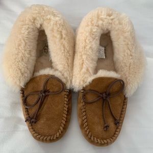 UGG Women’s Alena Slipper Size 7